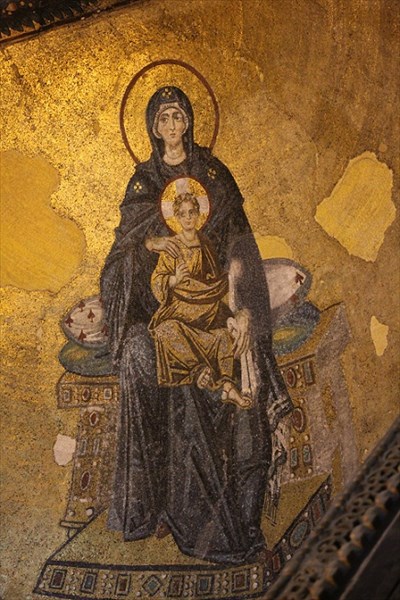 182-Богородица с Младенцем в апсиде над алтарем